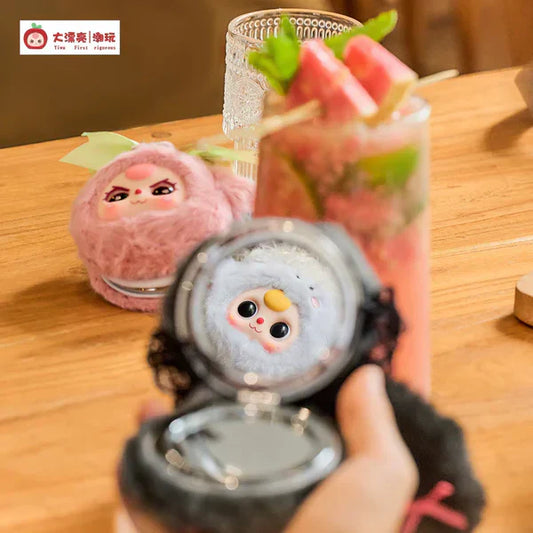 #65 Baby Three ブラインドケースの化粧鏡シリーズです